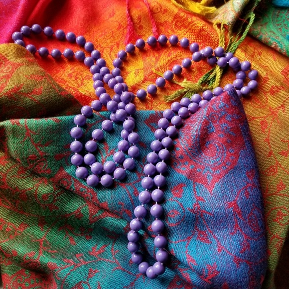 Vintage Jewelry - Vintage lavender bead necklace long strand purple